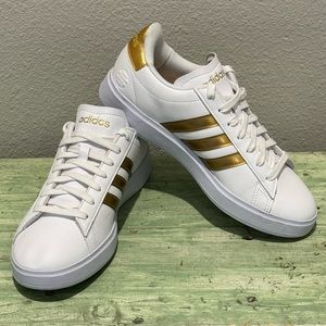 Adidas Grand Court Women Sneakers CLOUD WHITE/GOLD. wore once, no visible wear